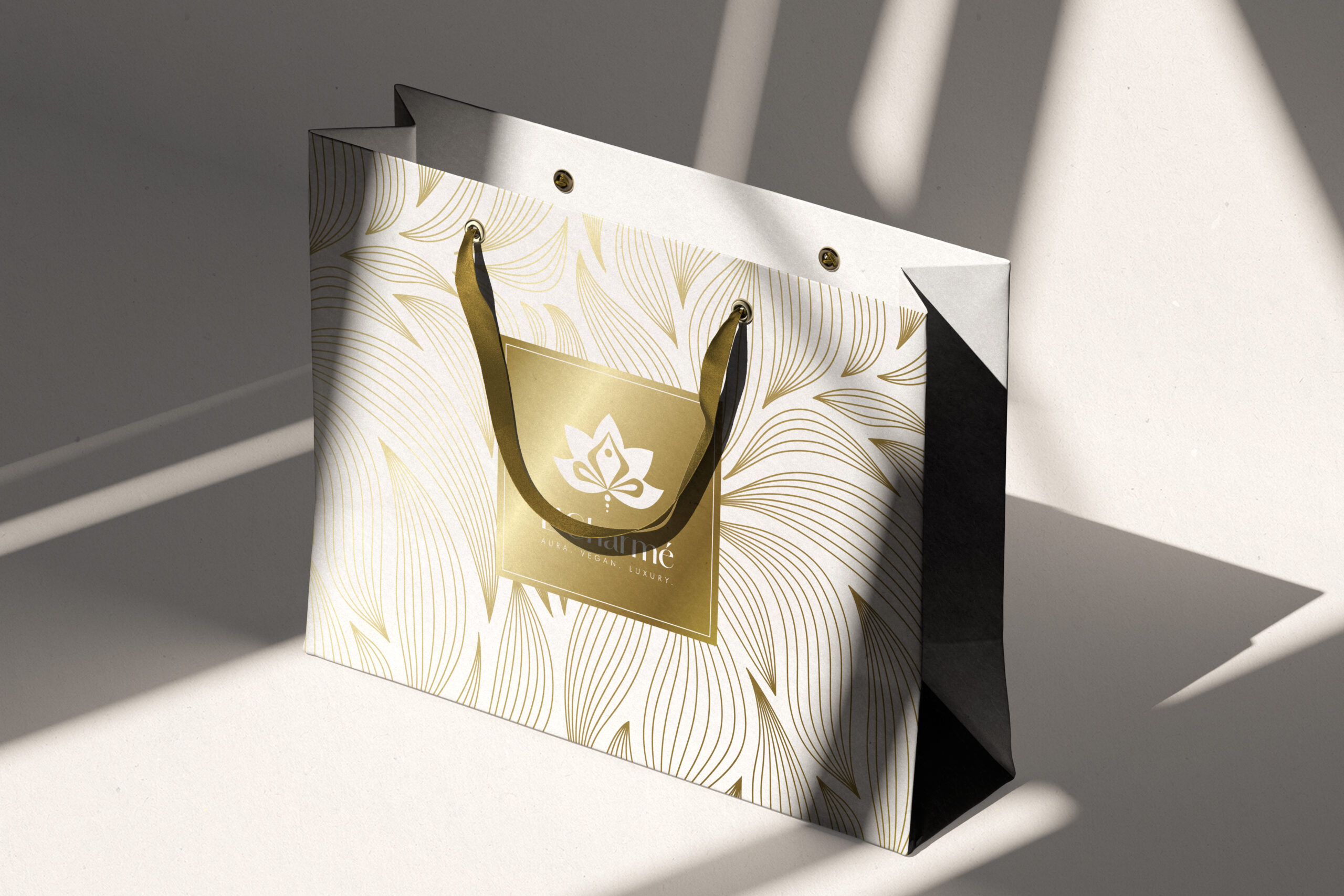 L'Charme-vrecica mockup - white